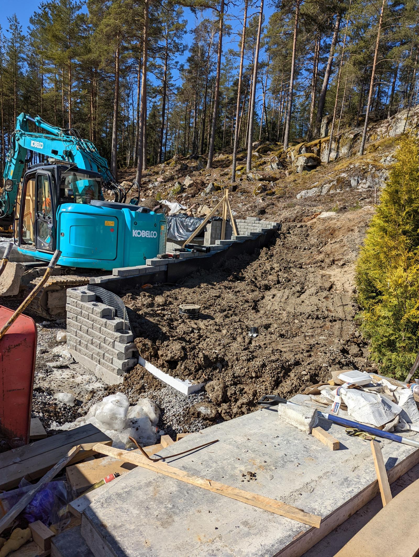 Tukimuurin rakentaminen alkaa