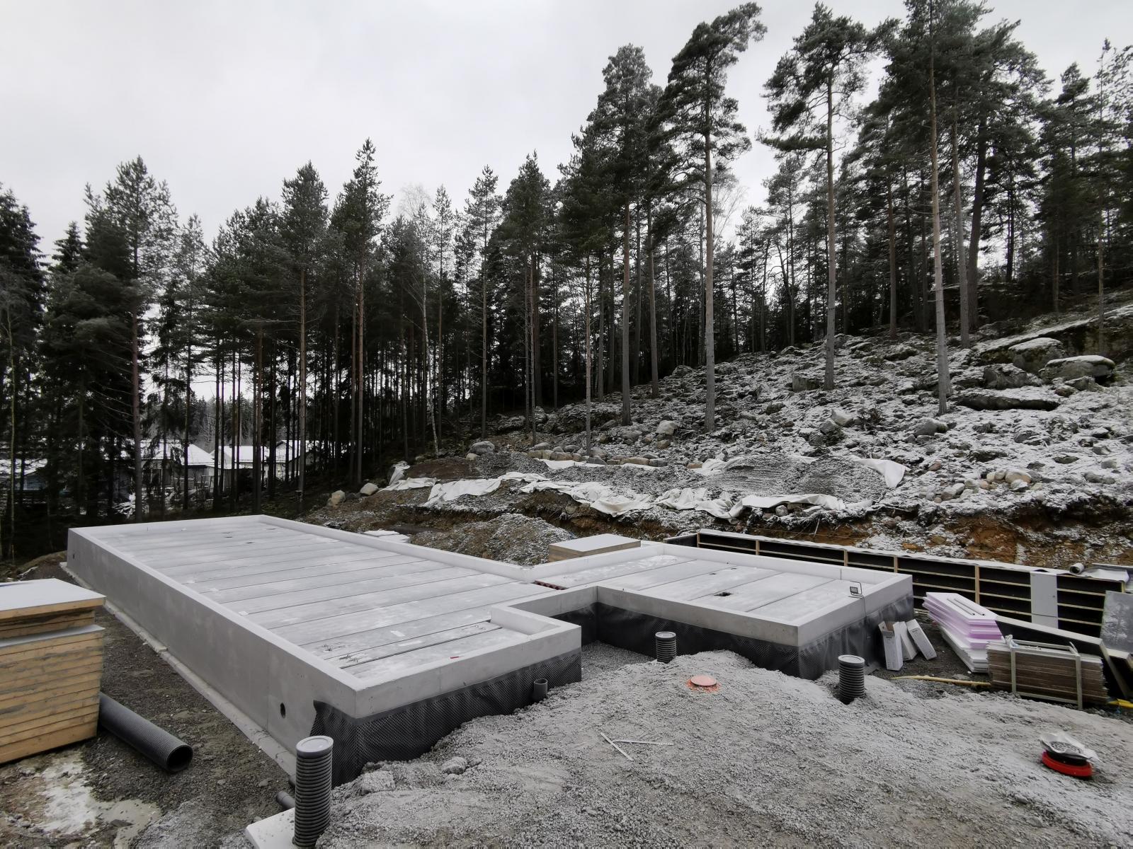 Täyttö ja tiivistys